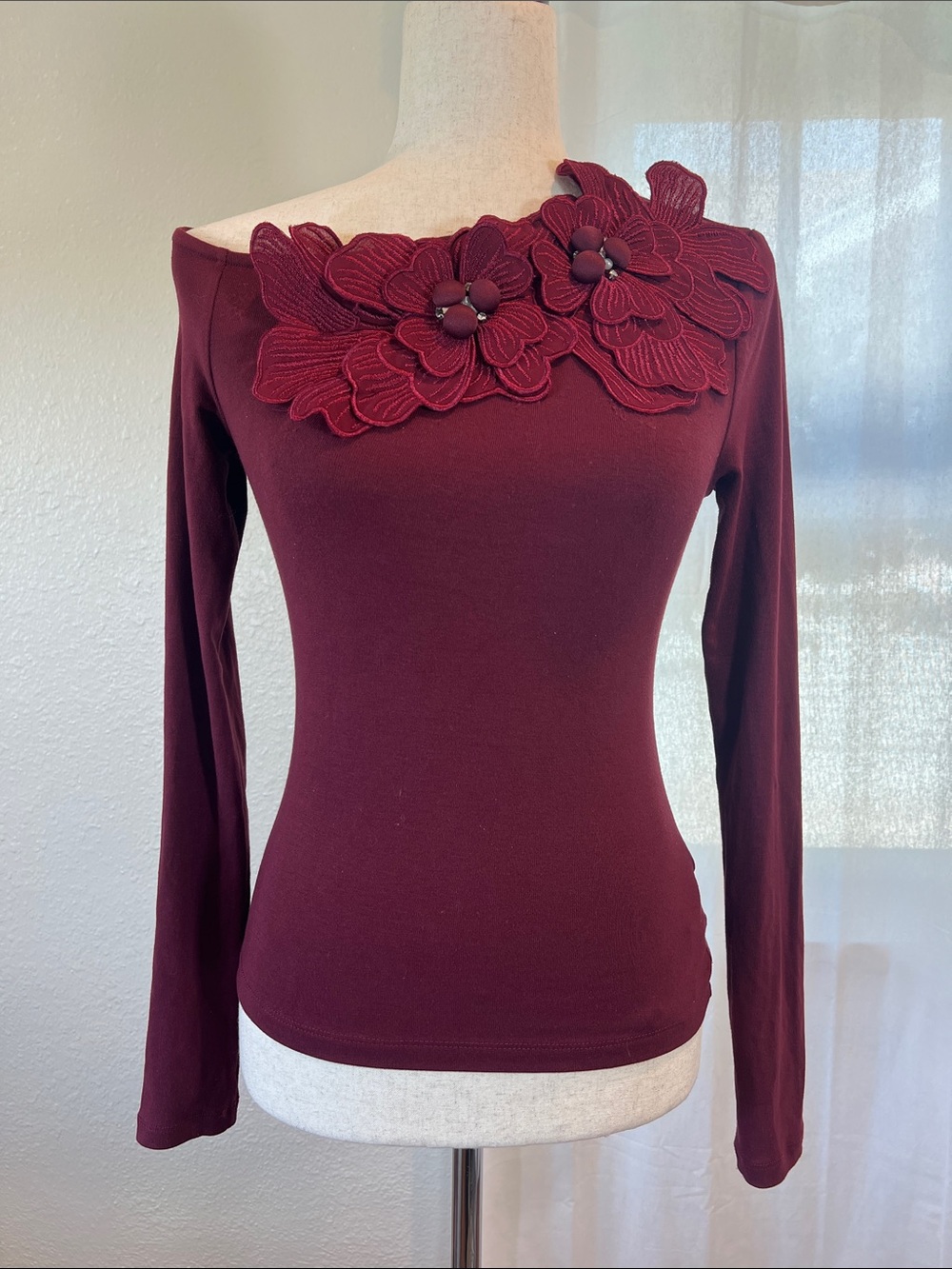 Commense Burgundy Long Sleeve Top with 3D Floral Appliqué. Size XS. NWOT